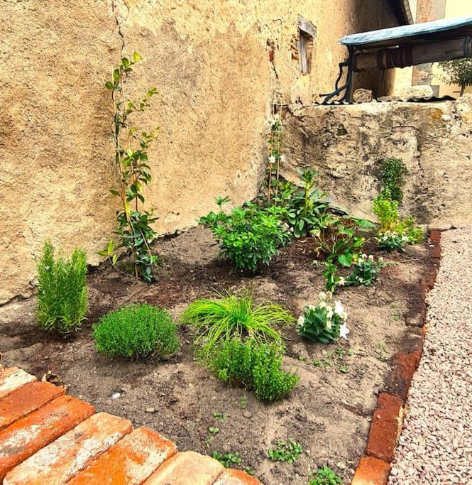 Gite L'Annexe Du Prieure Besson Exterior foto